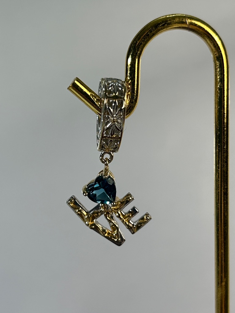Nwot Gems En Vogue Palladium 18k Accents Genuine London Blue Topaz Love Charm